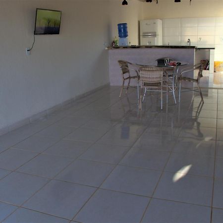 Casa Com 03 Quartos Tendo 02 Com Ar Condicionado No Asfalto A 1,5 Km Do Centro Chapada dos Guimarães Εξωτερικό φωτογραφία