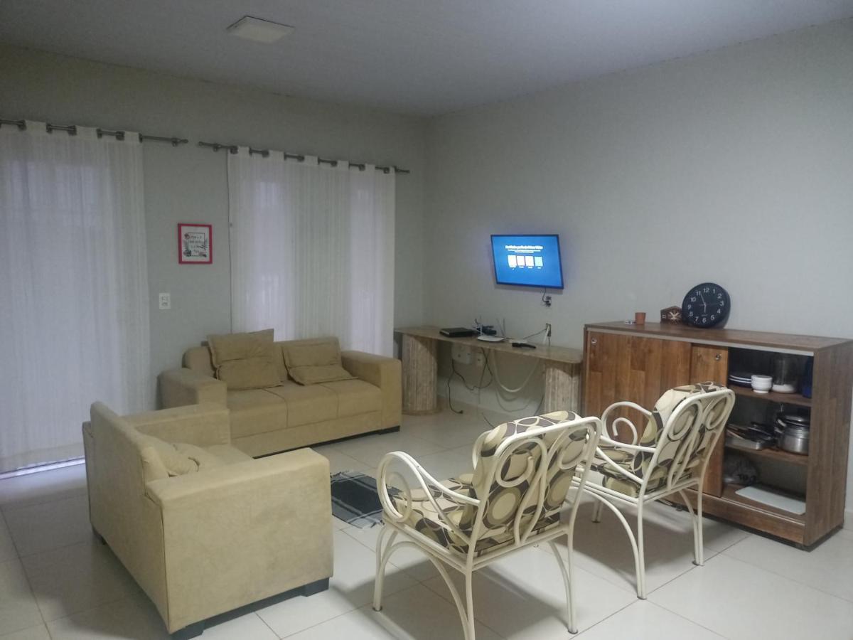 Casa Com 03 Quartos Tendo 02 Com Ar Condicionado No Asfalto A 1,5 Km Do Centro Chapada dos Guimarães Εξωτερικό φωτογραφία